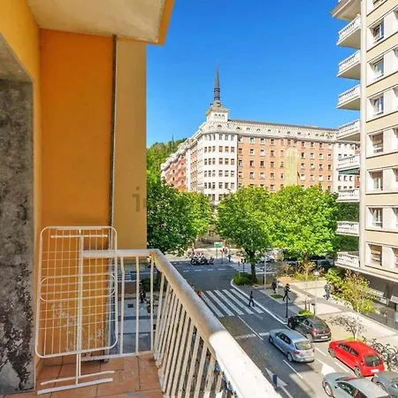 Piso Centrico Con Vistas Al Rio San Sebastian